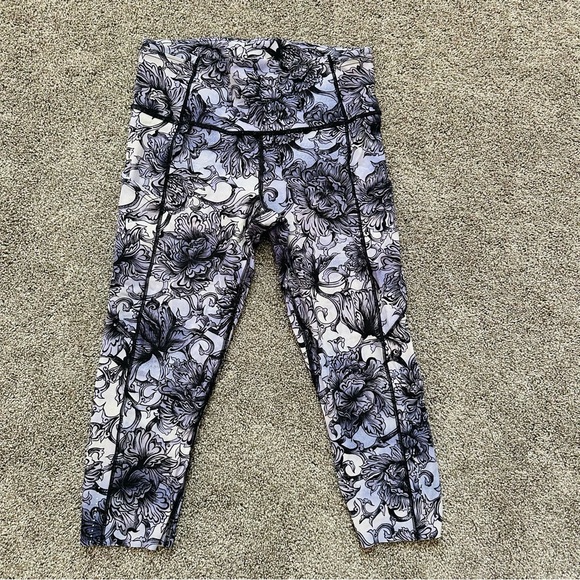 LULULEMON FAST AND FREE CROP II TIGHT NULUX TIGHTS LILAC FLORAL size 8 - Picture 2 of 9